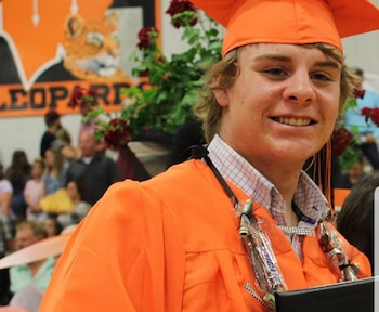 El padre de Corbin presentó