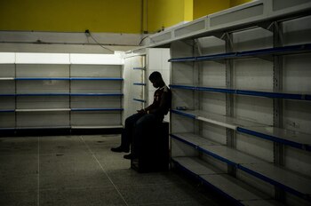 Un supermercado saqueado el 14