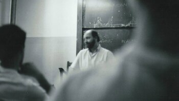 Federico Lorenz dando clases