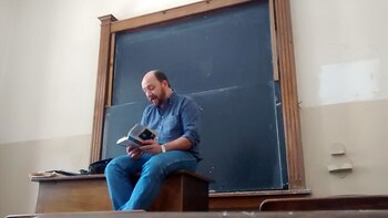 Federico Lorenz en el aula