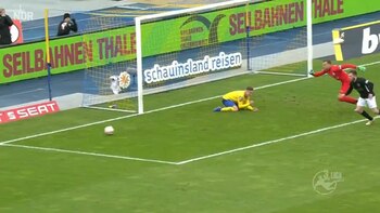 Desde el piso ve como