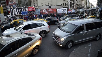 Así amaneció el corte en Callao y Corrientes (Gustavo Gavotti).