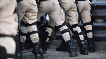 Un fuerte operativo policial rodeó las movilizaciones de las organizaciones sociales. (Colin Boyle)