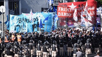 Miles de manifestantes se movilizaron a los accesos de la Ciudad de Buenos Aires. (Colin Boyle)