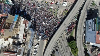 El bloqueo del Puente Pueyrredón, desde el drone de Infobae. (Lihueel Althabe)