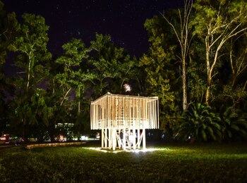 Hojarasca, diseñado por Buro.