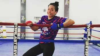 Erica “La Pantera” Farías recibe tratamiento con medicina hiperbárica luego de las peleas