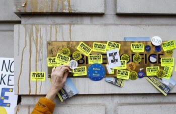 REUTERS/Henry Nicholls TEMPLATE OUT