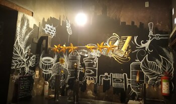 También tienen cerveza y pulque