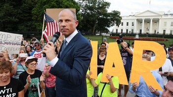 Michael Avenatti, en las afueras de la Casa Blanca (Reuters)