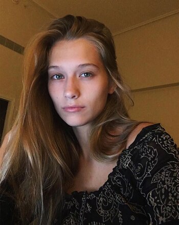 En su biografía en Instagram,