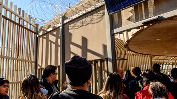 Enriquez cruza la frontera hacia