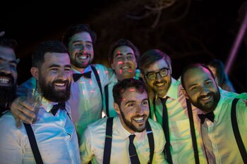 En el centro, Juan José