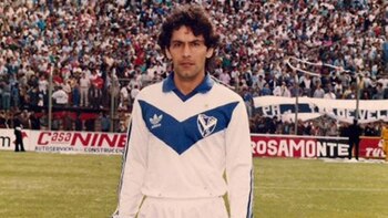 Escobedo con la camiseta de