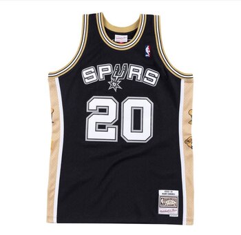 La musculosa tiene detalles en