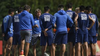 Gabriel Heinze habla con sus