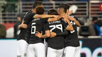 Diego Lainez fue titular en