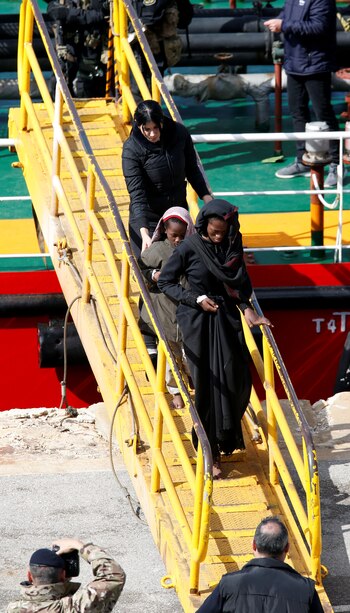 Los migrantes desembarcan en Malta