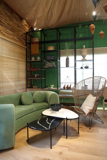 Estudio de Loly Albasini.