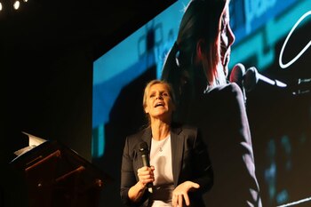 Hotton cuestionó al feminismo que