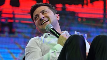 Volodymyr Zelensky . ( Genya