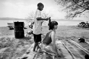 Willie Cole cepilla el pelo