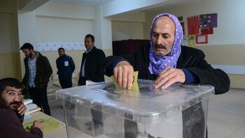 La oposición acusa a Erdogan