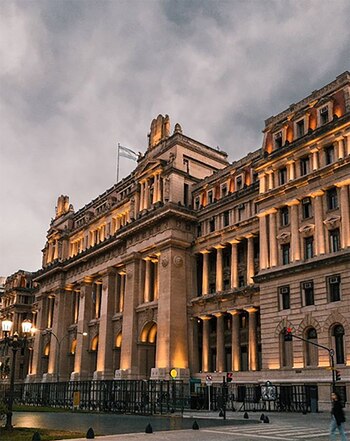 El palacio de Tribunales alberga