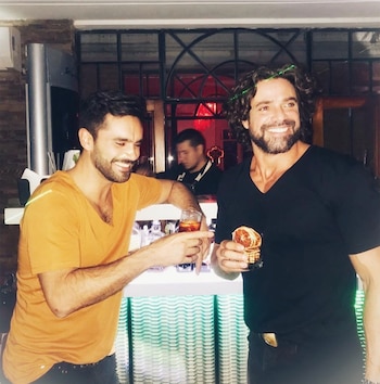 Tomando unos ricos tragos. (Foto: