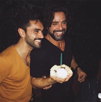 Los galanes muy contentos. (Foto: