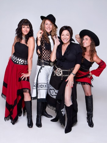 Mavi Díaz & Las Folkies