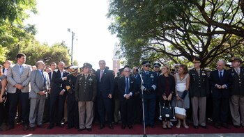 El ministro de Defensa, Oscar Aguad, el Canciller Jorge Faurie, junto a Sergio Bergman, Eugenio Burzaco y a las máximas autoridades del Ejército, la Armada, la Fuerza Aérea, la Gendarmería, la Prefectura y la Policía de Seguridad Aeroportuaria rindieron homenaje a los veteranos y caídos en el conflicto del Atlántico Sur