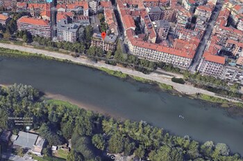 Mientras caminaba en el paseo peatonal de Lungo Po Machiavelli, en Turín, Said Machaouat, de 27, vio a Stefano Leo y lo apuñaló hasta matarlo Foto: (Google Maps)