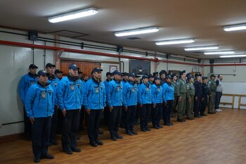 En la base Marambio, puerta