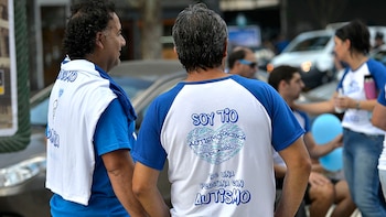 La fecha es la oportunidad para visibilizar la necesidad de contribuir a la mejora de la calidad de vida de las personas con autismo, para que puedan llevar una vida plena y gratificante como parte integrante de la sociedad, disfrutando de las mismas oportunidades y rompiendo con los mitos que se escuchan a diario sobre las personas que lo padecen