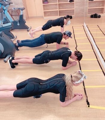 Los instructores aplicaron la electroestimulación