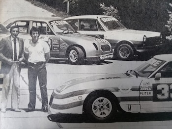 Con su padre en Ernesto Celestino Bessone, quien con 62 años fue el campeón más longevo a nivel nacional cuando se consagró en la Clase 2 del Turismo Nacional (TN) en 1985. (Archivo CORSA)