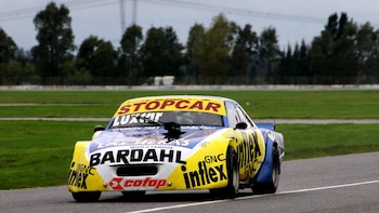 Con su Dodge de TC con el cual Bessone fue campeón en 2003. (Prensa ACTC)