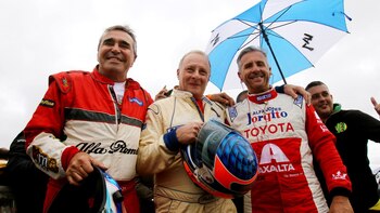 En una exhibición en 2018 en La Plata con autos históricos del TC, Cocho López, Luis Minevino y Tito Bessone. (Prensa ACTC)