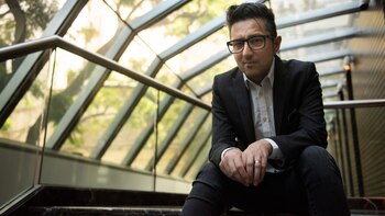 Patricio Pron (Adrián Escandar)