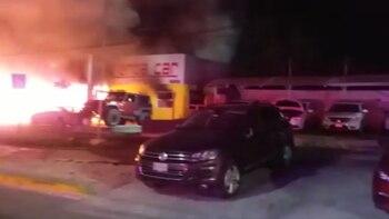 Sujetos habrían vandalizado el lugar hasta incendiarlo (Foto Twitter)