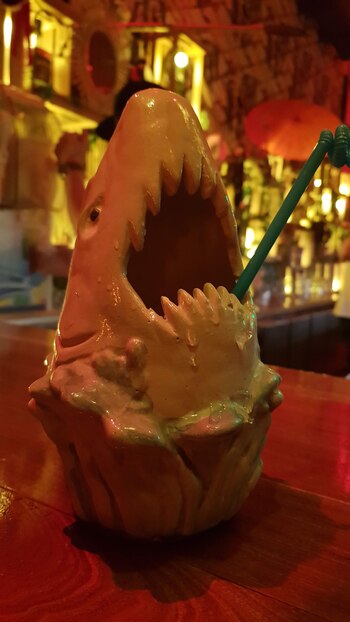 El tiki mug del cocktail