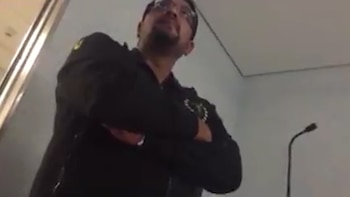 El médico se manifestó frente