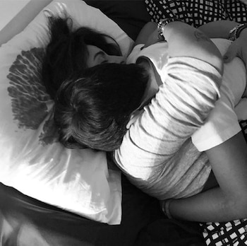 Gianinna Maradona con su hijo en brazos