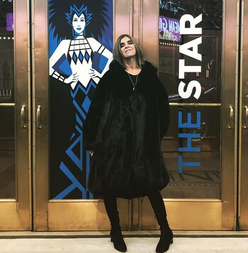 Carine suele subir en sus