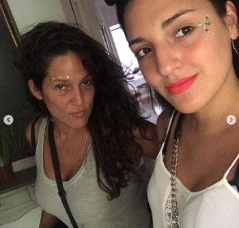 Jana Maradona junto a su madre, Valeria Sabalain (Instagram)