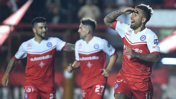 El Bicho, que supo ganar la Copa Libertadores en 1985, busca levantar este trofeo en su quinta participación. Su mejor actuación fue en 2008, donde logró llegar a semifinales (cayó a manos de Estudiantes de La Plata) (Télam)