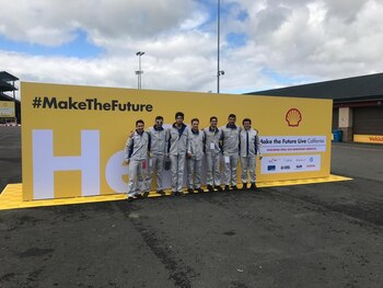 Los miembros del equipo en