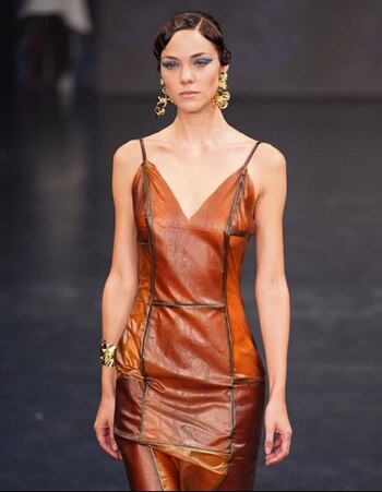 El vestido de color ámbar