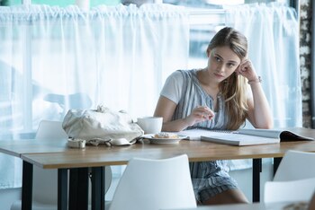 Josephine Langford interpretará a Tessa